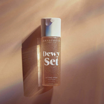 Anastasia Beverly - Hills Dewy Set Setting Spray ©